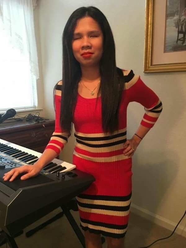Viral video of Sarah Joyce Roberts a female blind singer/keyboardist